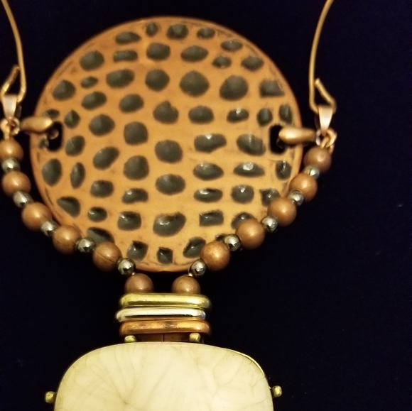 necklace - Picture 2 of 4